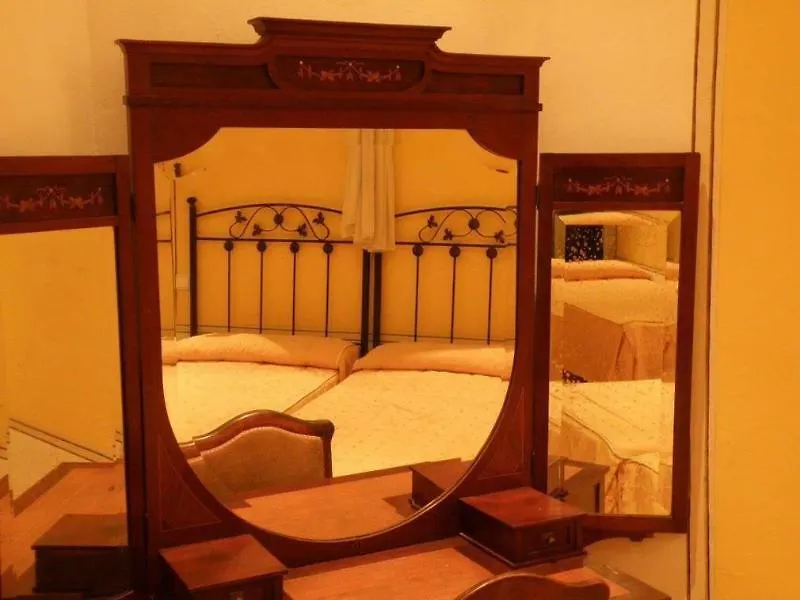Casa Consell Gran Via, Guest House Barcelona